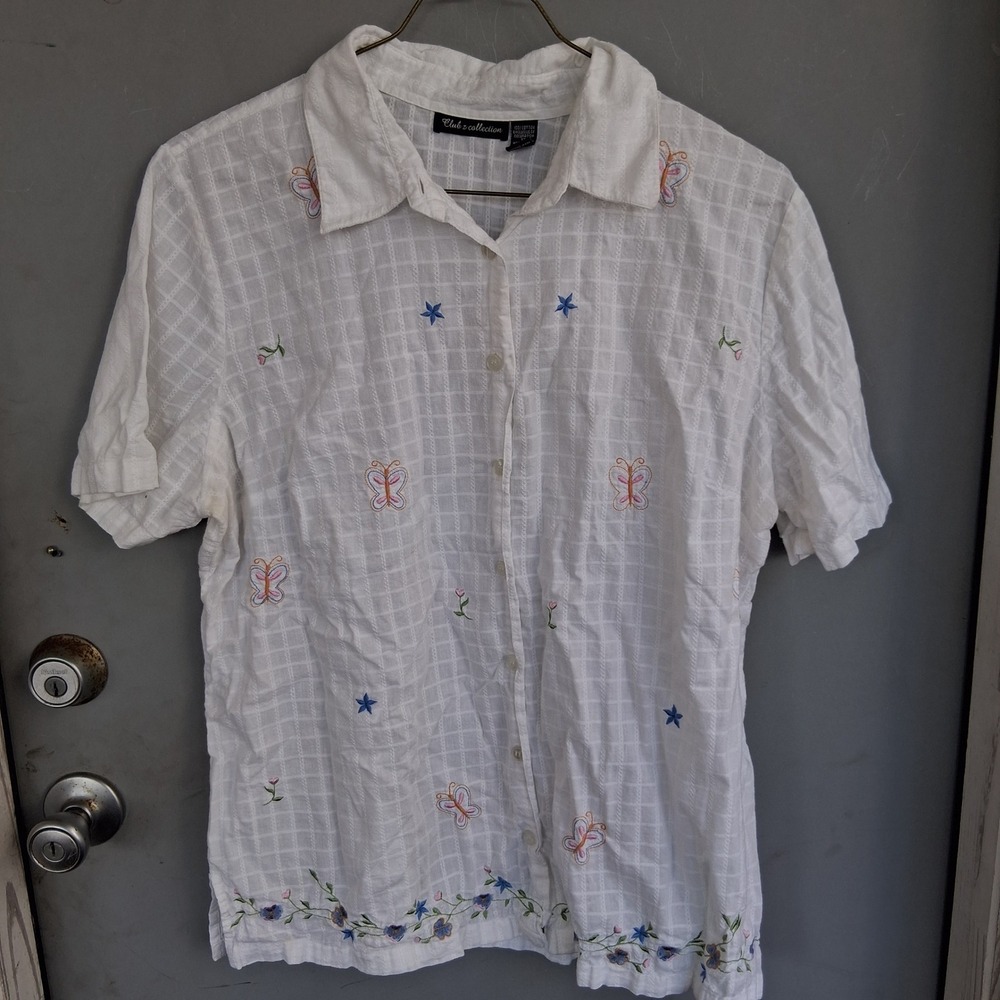 Club Z Collection White Embroidered Butterfly Cotton Button Down Shirt Plus 1X